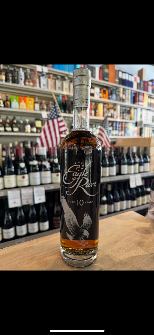 Eagle Rare 10-Year Bourbon: A Deep Dive into a Classic American Whiskey